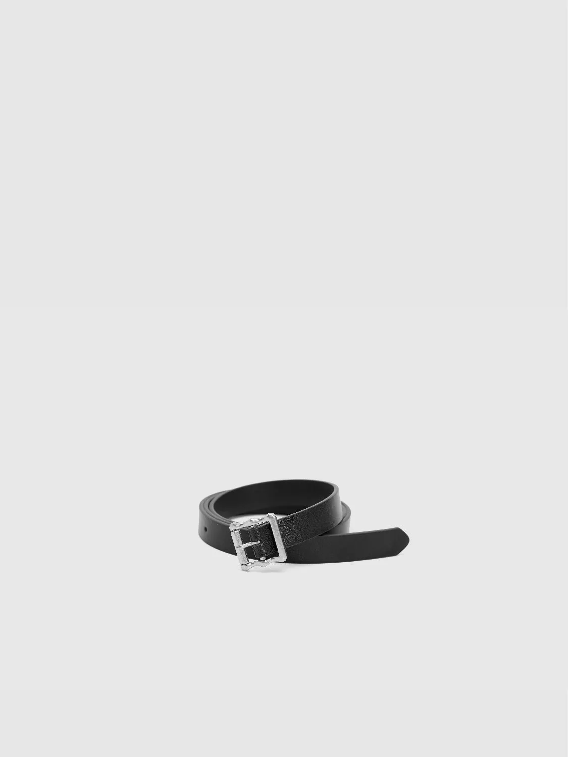 Vegan Leather Skinny Belt sold by Urban Revivo product image thumbnail 3