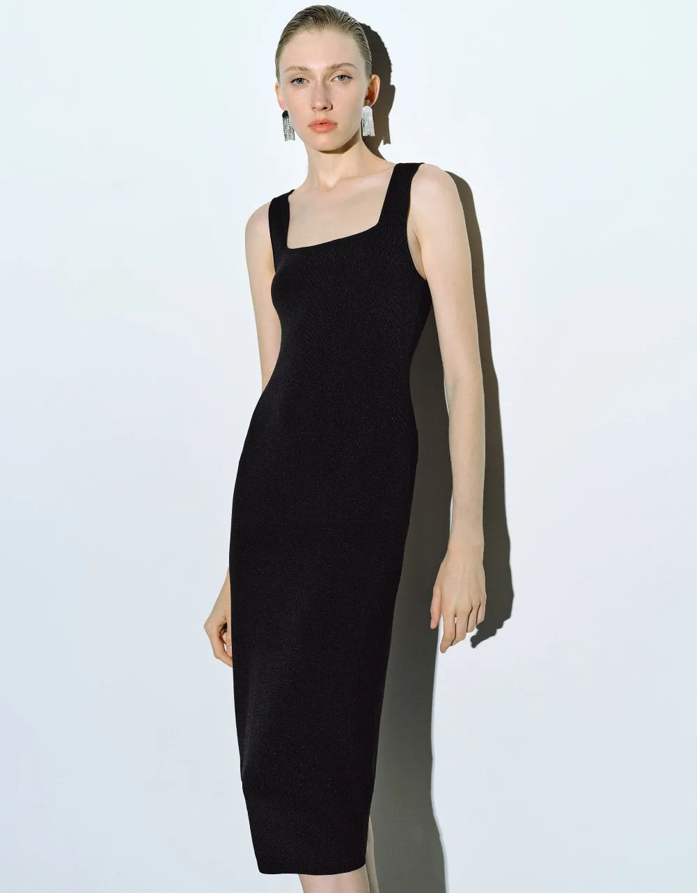 Sleeveless Square-Cut Collar Knitted Dress sold by Urban Revivo product image thumbnail 3