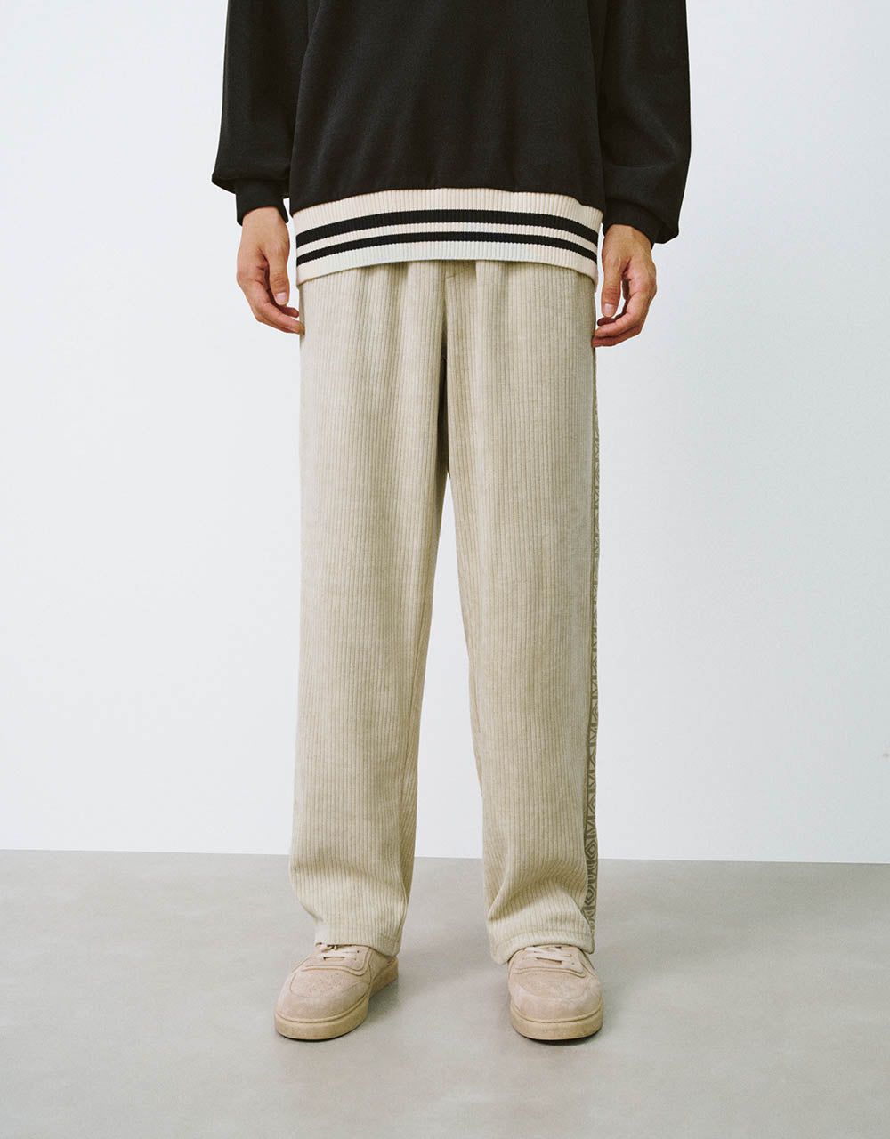 Drawstring Waist Straight Pants sold by Urban Revivo product image thumbnail 2