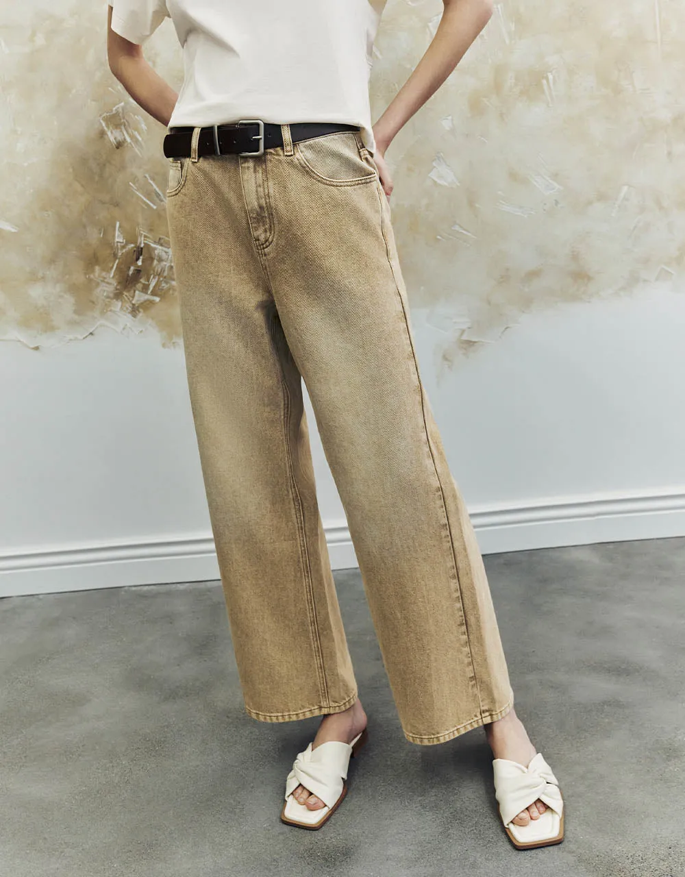 Wide-Leg Jeans With Belt sold by Urban Revivo product image thumbnail 2