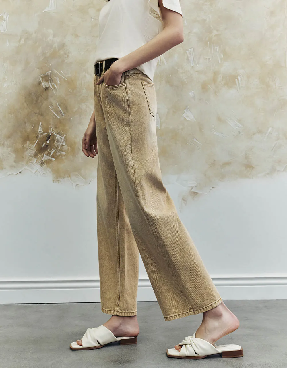 Wide-Leg Jeans With Belt sold by Urban Revivo product image thumbnail 4