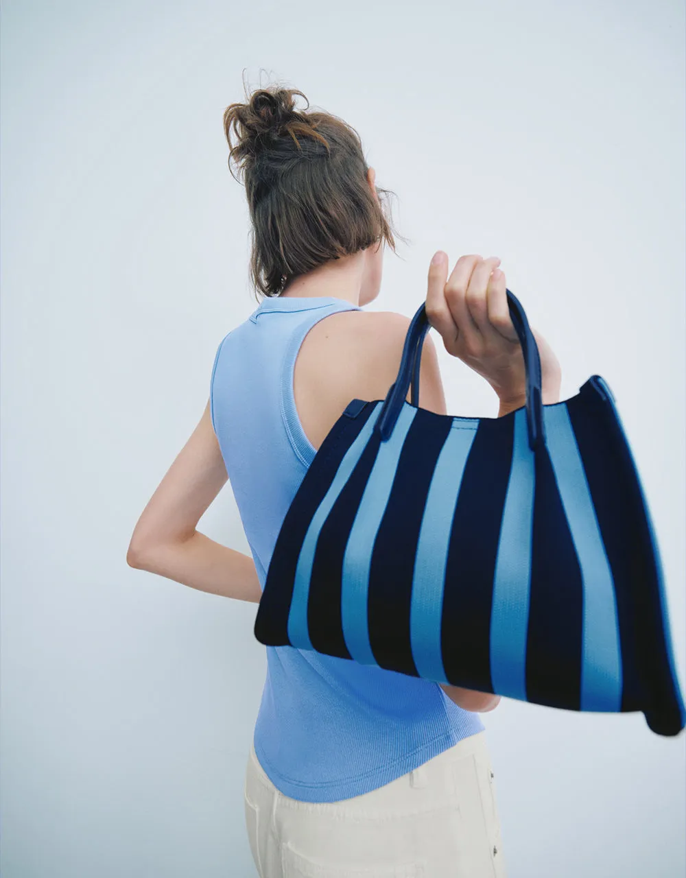 U Neck Tank Top sold by Urban Revivo product image thumbnail 3