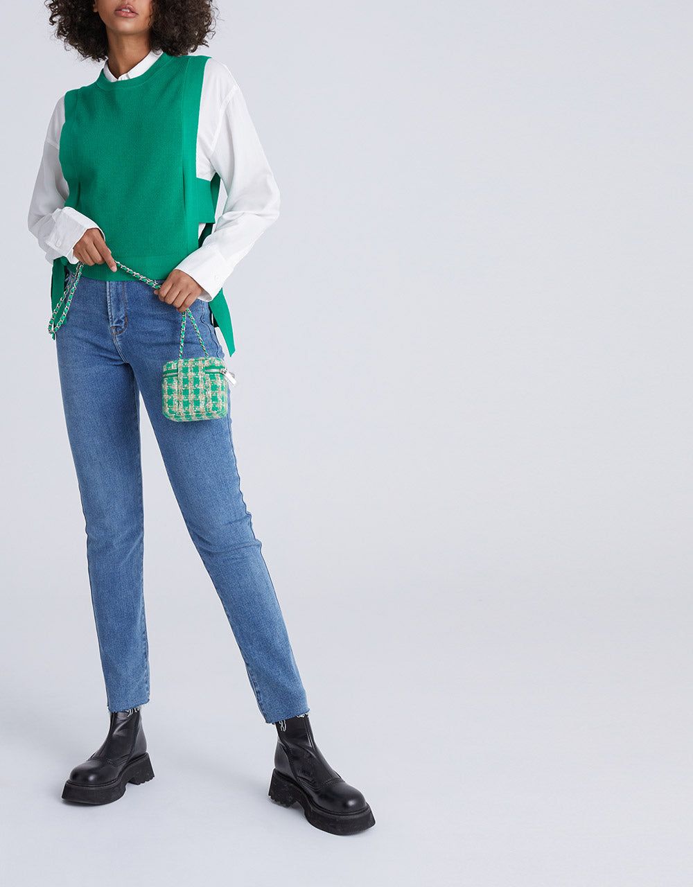 Crew Neck Mid-Length Knitted Vest sold by Urban Revivo product image thumbnail 2