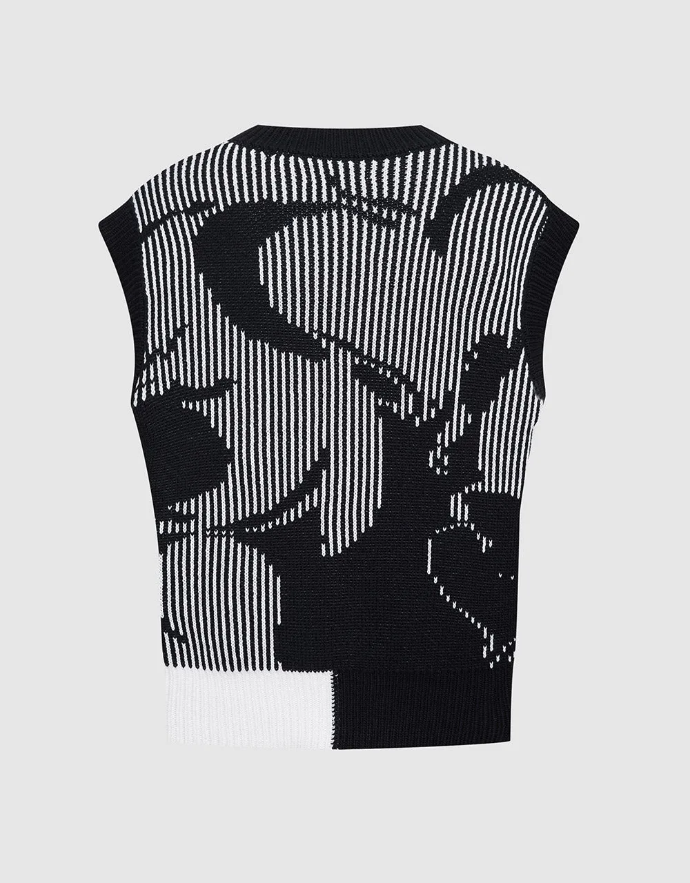 Abstract Pattern Sweater Vest sold by Urban Revivo product image thumbnail 4