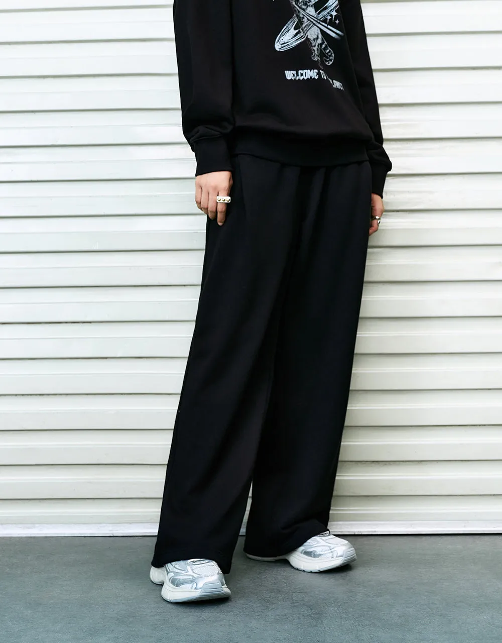 Elastic Waist Wide-Leg Knitted Pants sold by Urban Revivo product image thumbnail 4