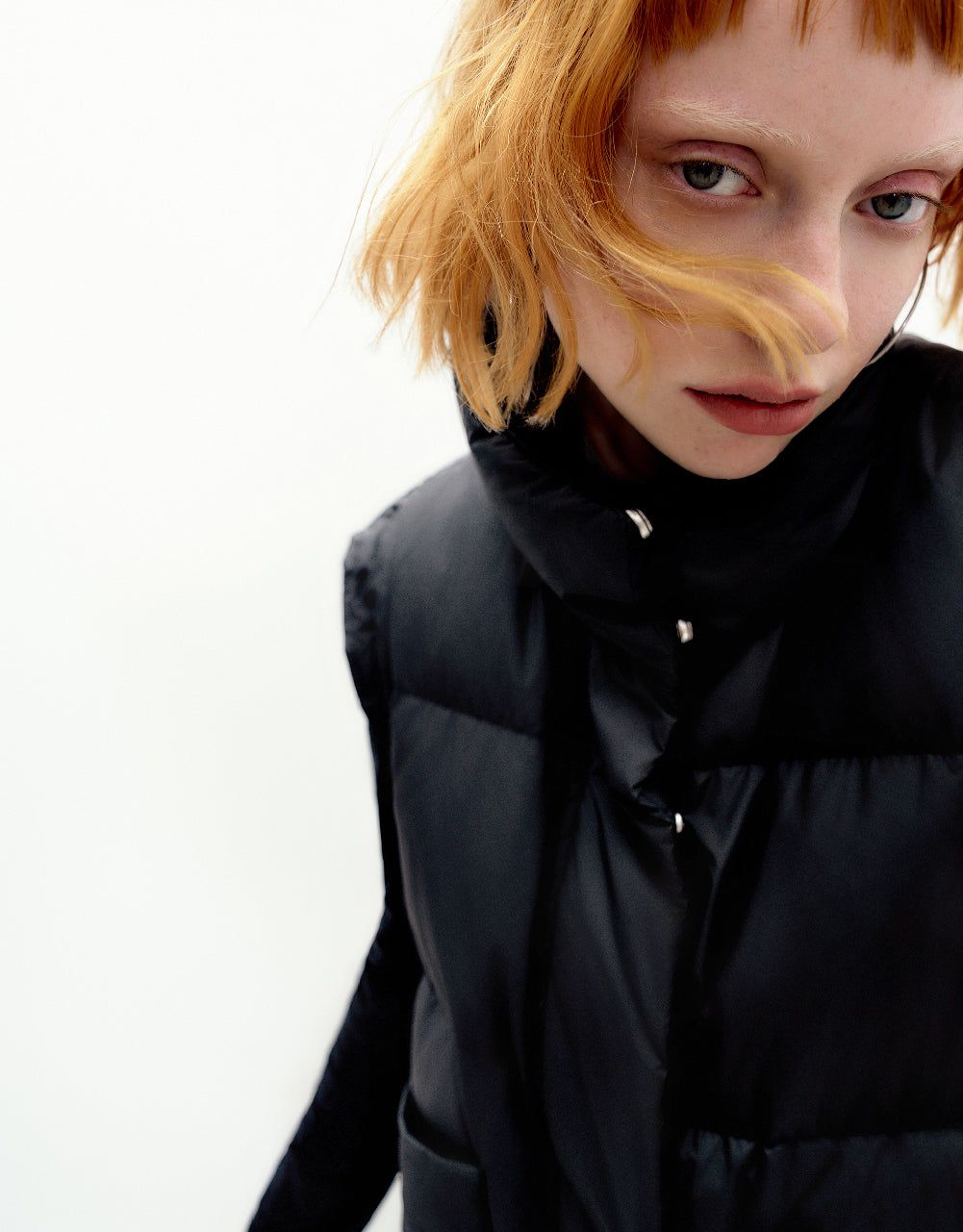 Stand Collar Puffer Waistcoat With Pockets sold by Urban Revivo product image thumbnail 4