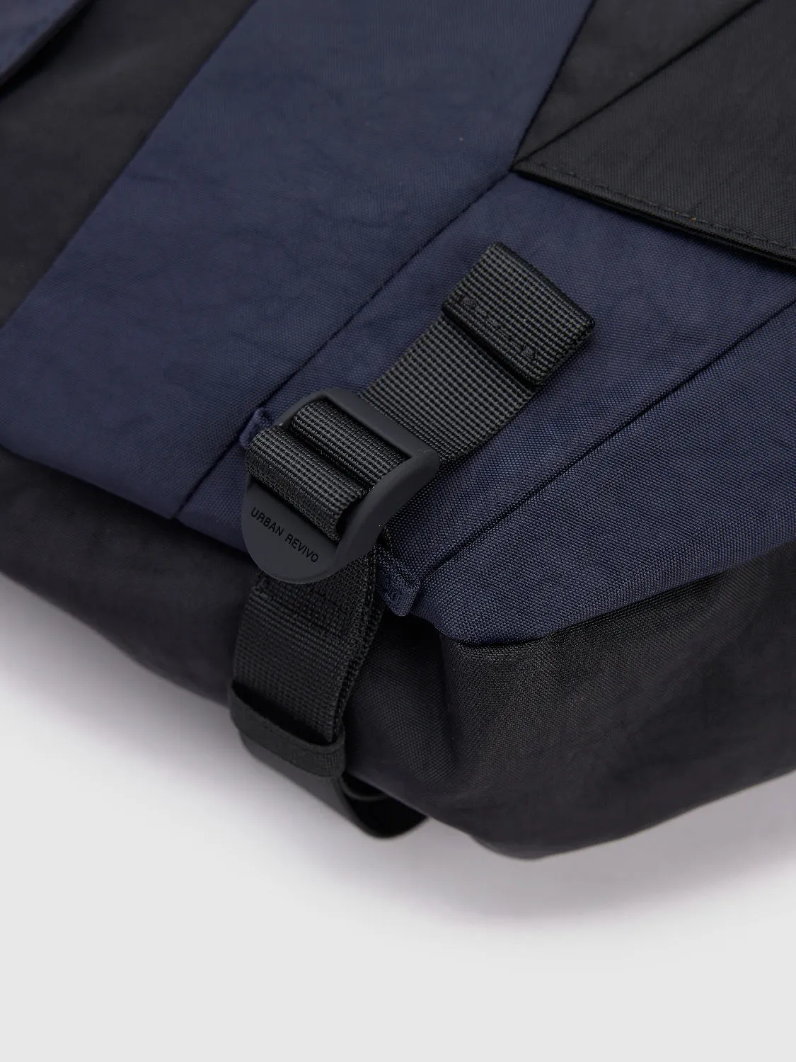 Large Crossbody Bag sold by Urban Revivo product image thumbnail 5