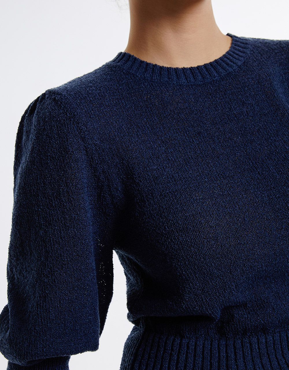 Plain Cropped Sweater sold by Urban Revivo product image thumbnail 5