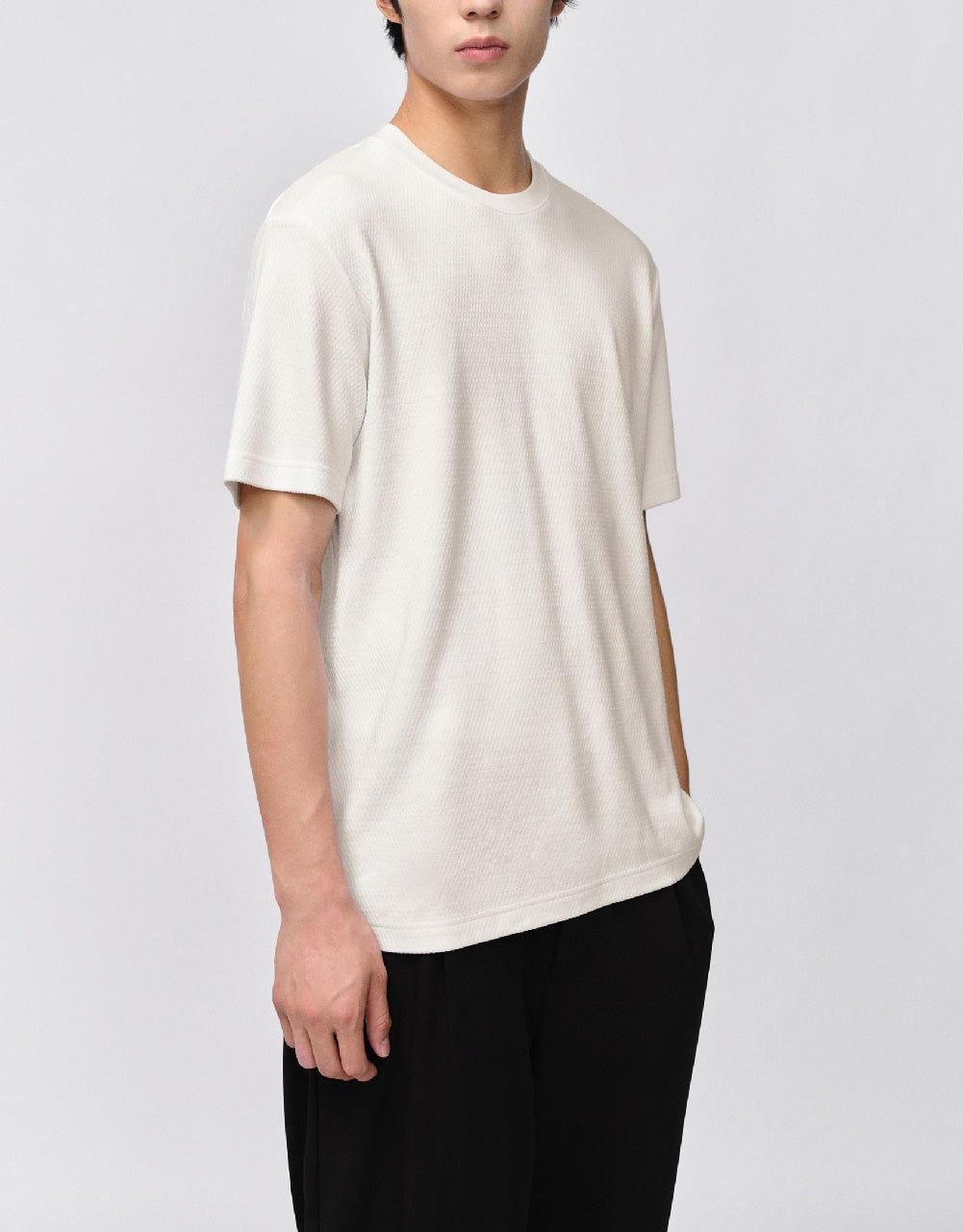 Crew Neck Straight T-Shirt sold by Urban Revivo product image thumbnail 3