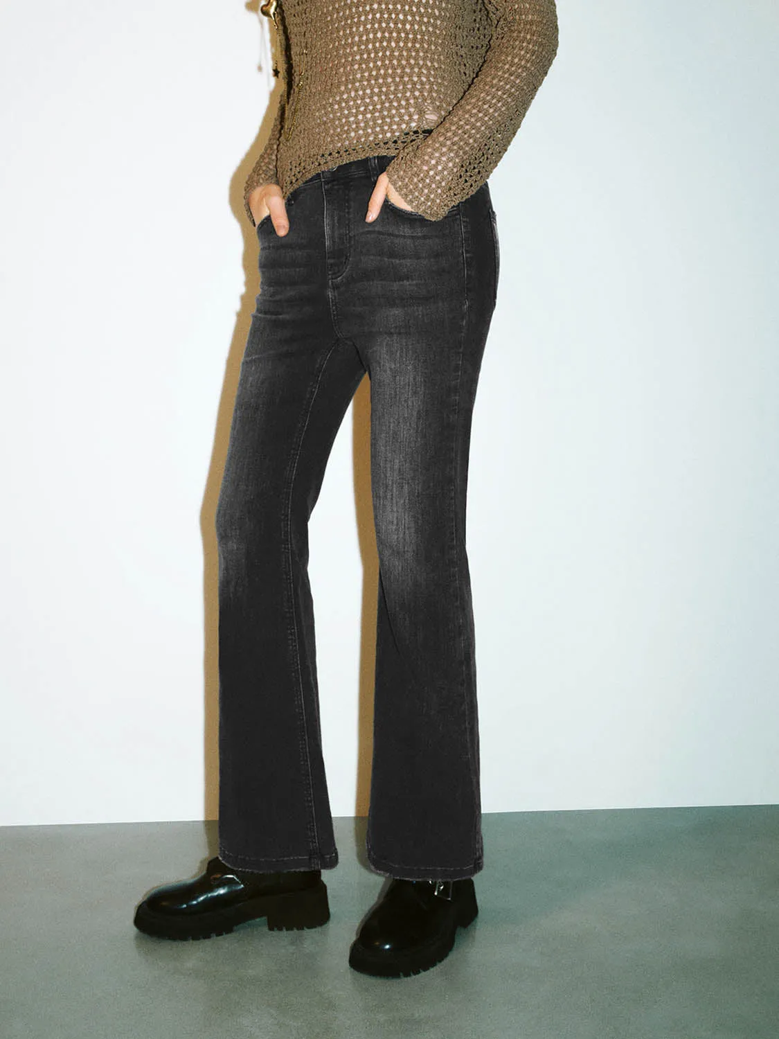 Skinny Flare Jeans sold by Urban Revivo product image thumbnail 3
