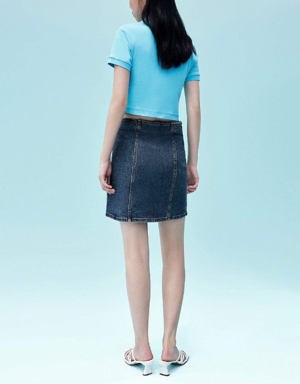 Basic Crew Neck T-Shirt sold by Urban Revivo product image thumbnail 4