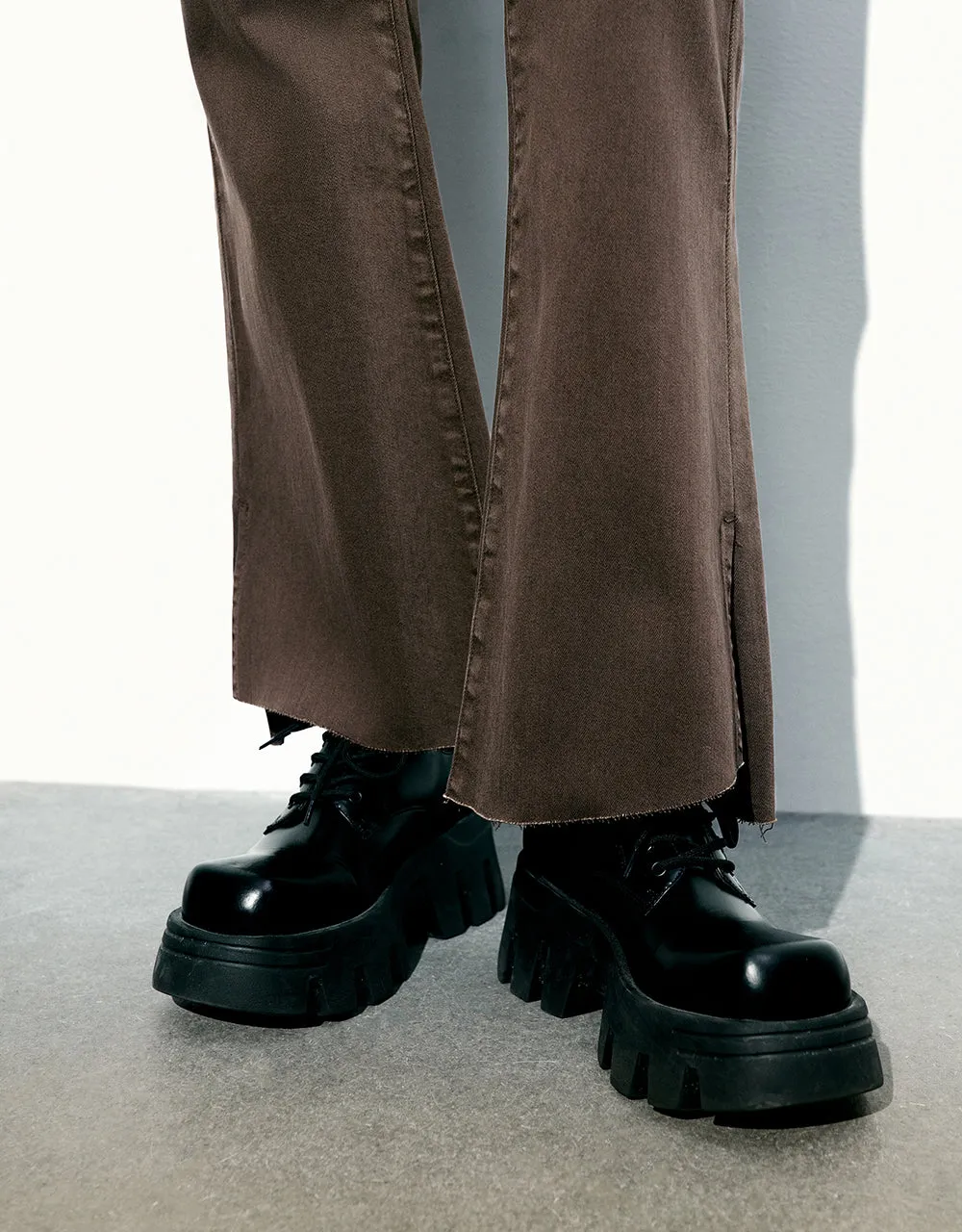 Split Hem Flare Jeans sold by Urban Revivo product image thumbnail 5