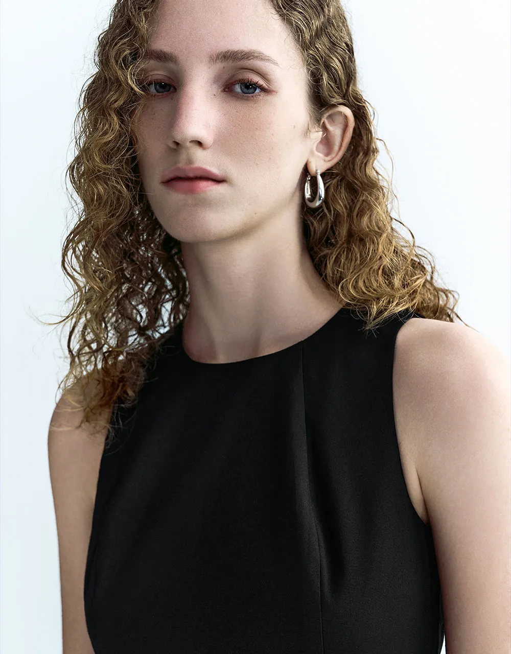 Sleeveless Crew Neck A-Line Dress sold by Urban Revivo product image thumbnail 4