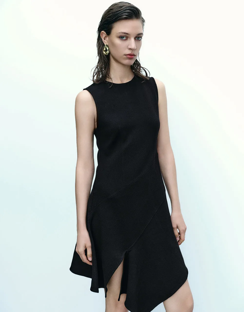 Sleeveless Crew Neck Mini A-Line Dress sold by Urban Revivo product image thumbnail 3