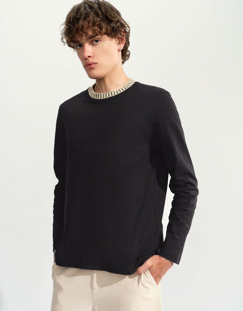 Drop Shoulder Sleeve Crew Neck T-Shirt sold by Urban Revivo product image thumbnail 3