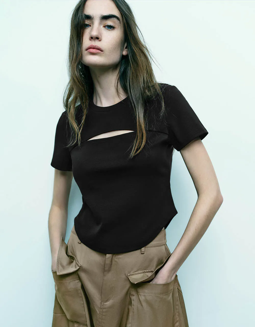 Cut-Out Crew Neck Straight T-Shirt sold by Urban Revivo product image thumbnail 3