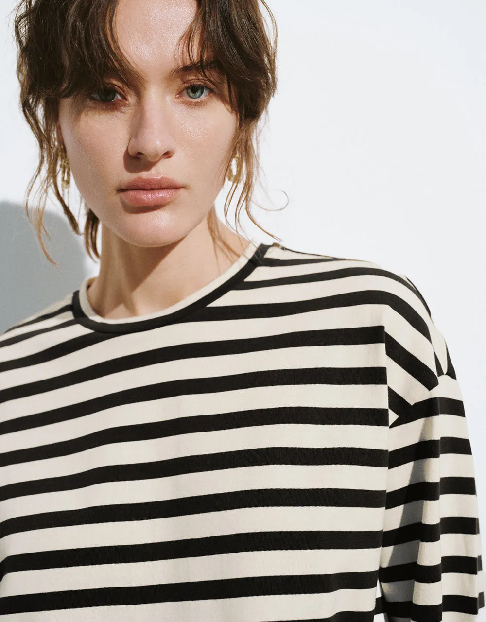 Striped Crew Neck Loose T-Shirt sold by Urban Revivo product image thumbnail 3