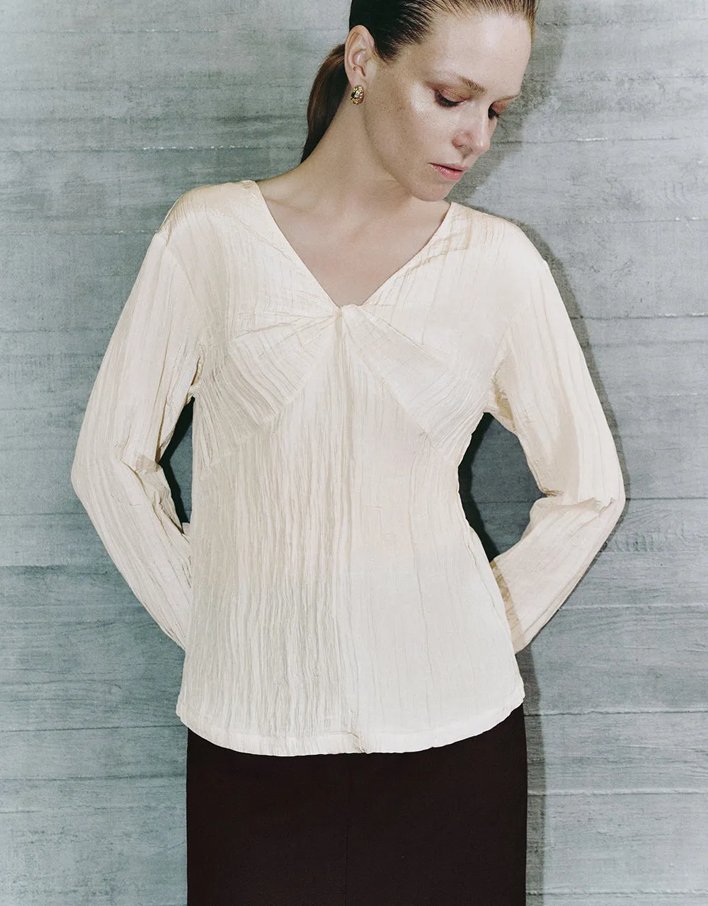 V-Neck Overhead Shirt sold by Urban Revivo product image thumbnail 4
