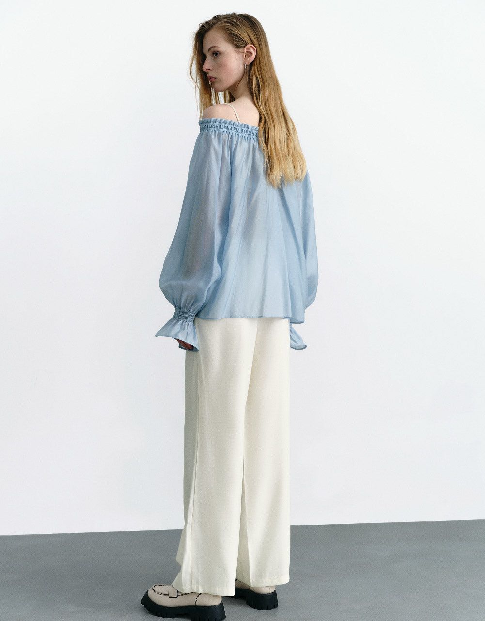 Raglan Sleeve Off-Shoulder Shirt sold by Urban Revivo product image thumbnail 4