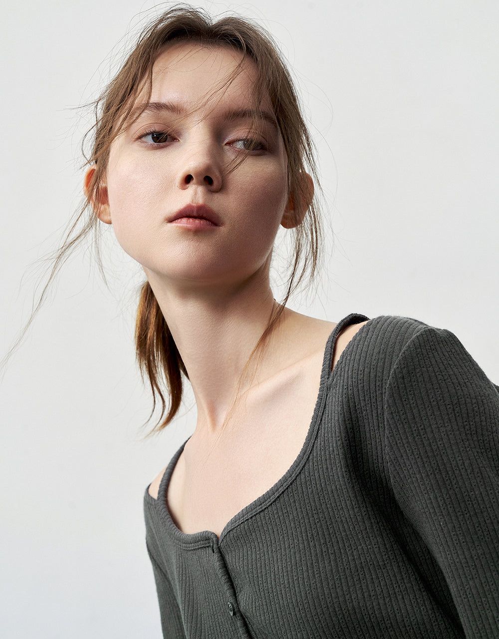 U Neck Knitted Skinny T-Shirt sold by Urban Revivo product image thumbnail 5