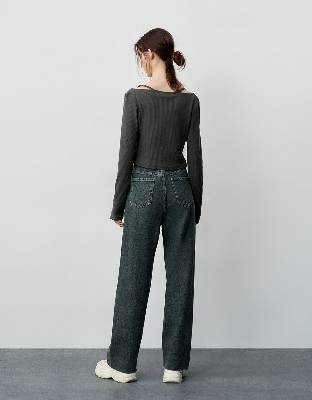 U Neck Knitted Skinny T-Shirt sold by Urban Revivo product image thumbnail 4