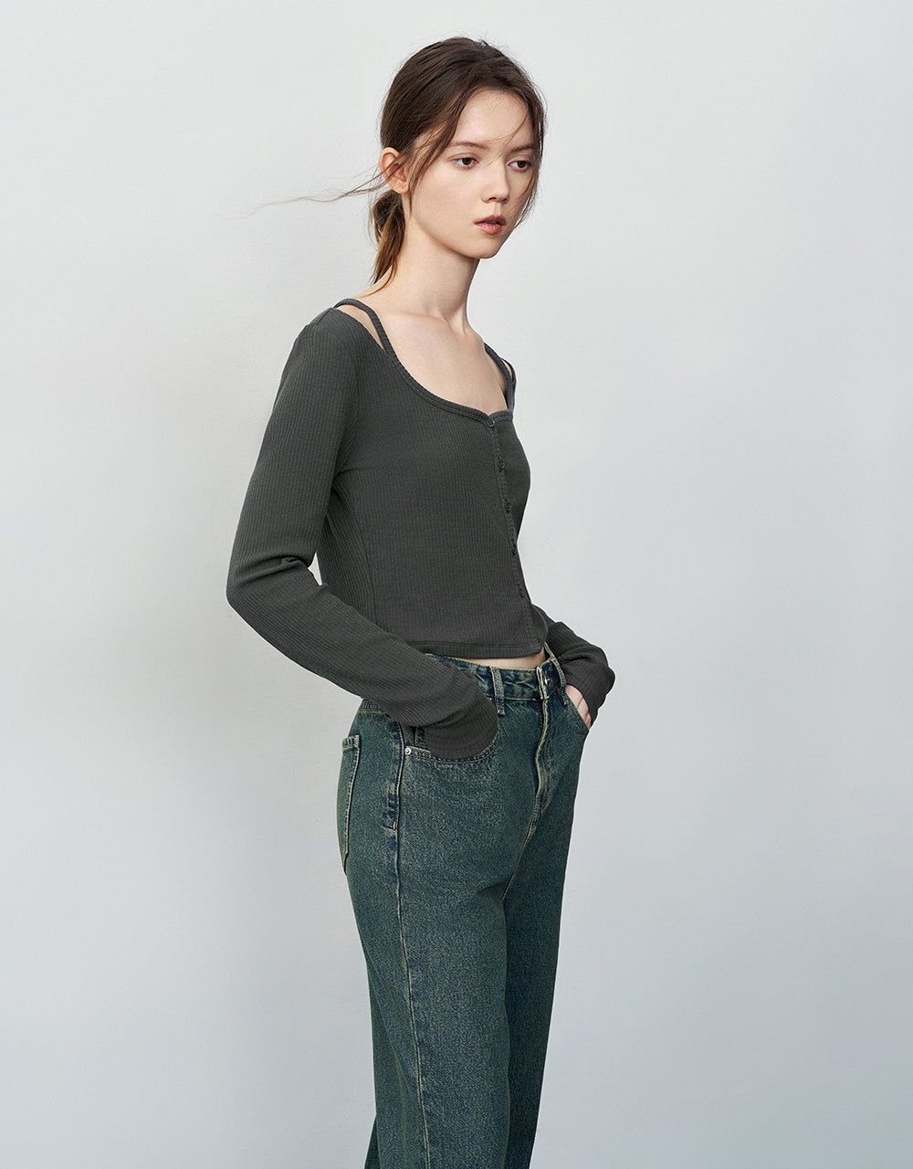 U Neck Knitted Skinny T-Shirt sold by Urban Revivo product image thumbnail 3