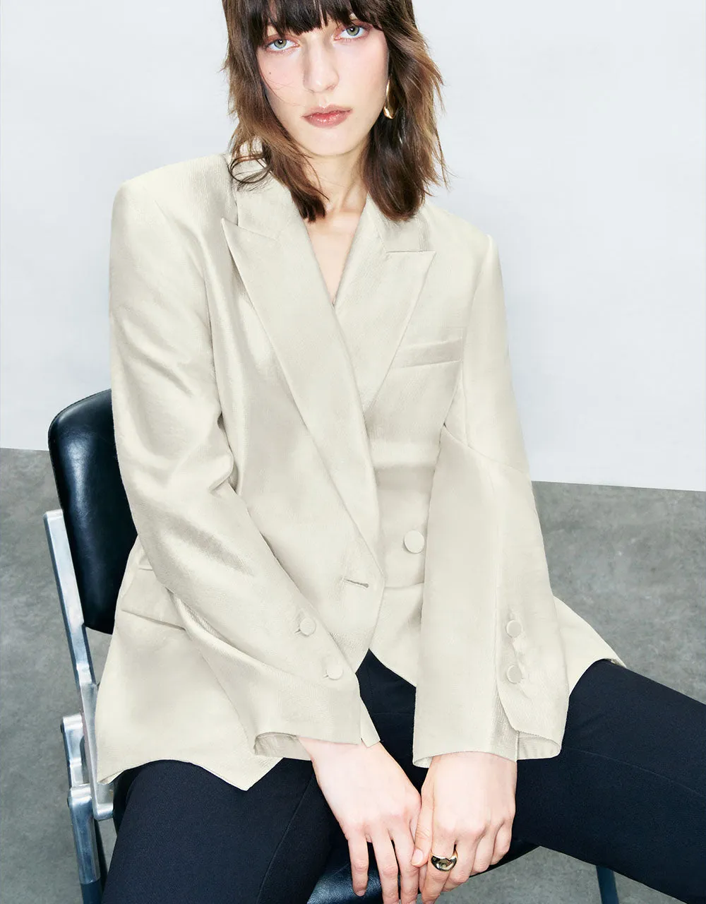 Peak Lapel Double Breasted Blazer sold by Urban Revivo product image thumbnail 3