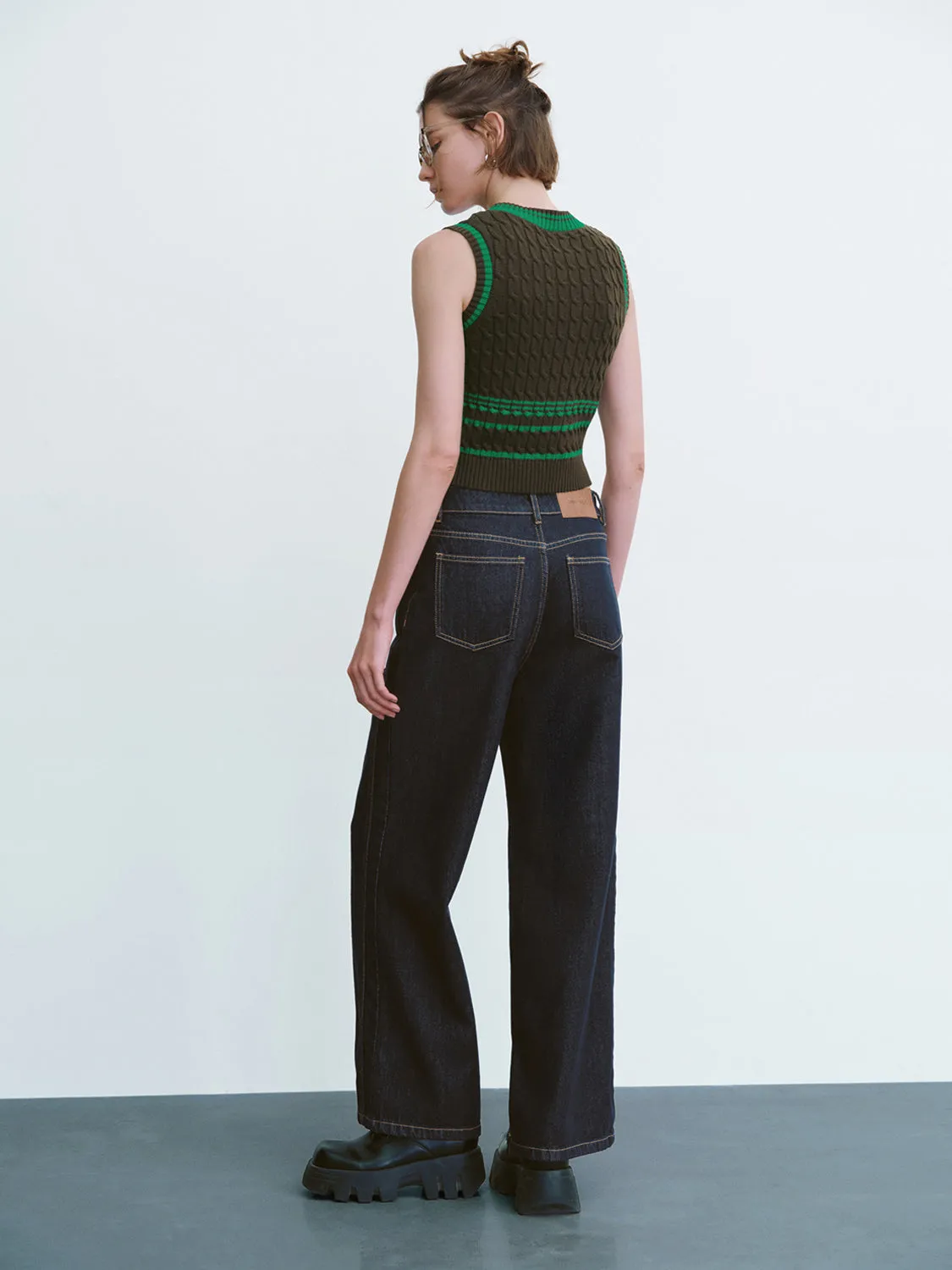 V Neck Knitted Tank Top sold by Urban Revivo product image thumbnail 4