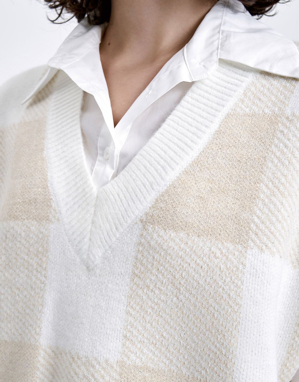 Plaid Sweater Vest sold by Urban Revivo product image thumbnail 3