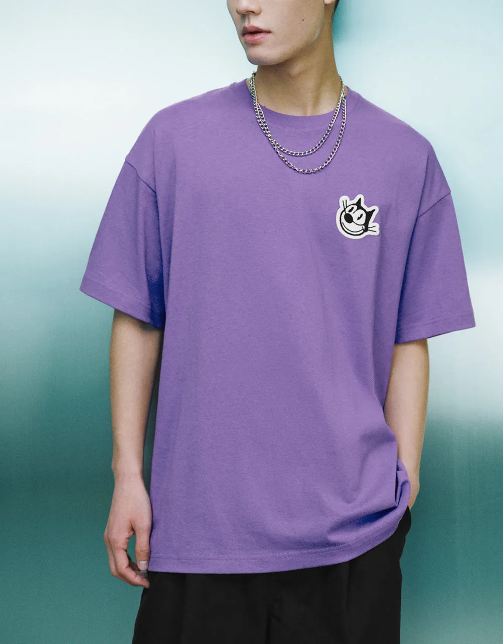 Embossed Crew Neck Loose T-Shirt sold by Urban Revivo product image thumbnail 2