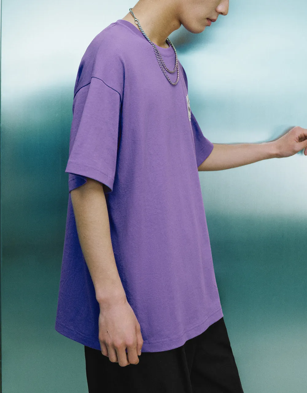 Embossed Crew Neck Loose T-Shirt sold by Urban Revivo product image thumbnail 3