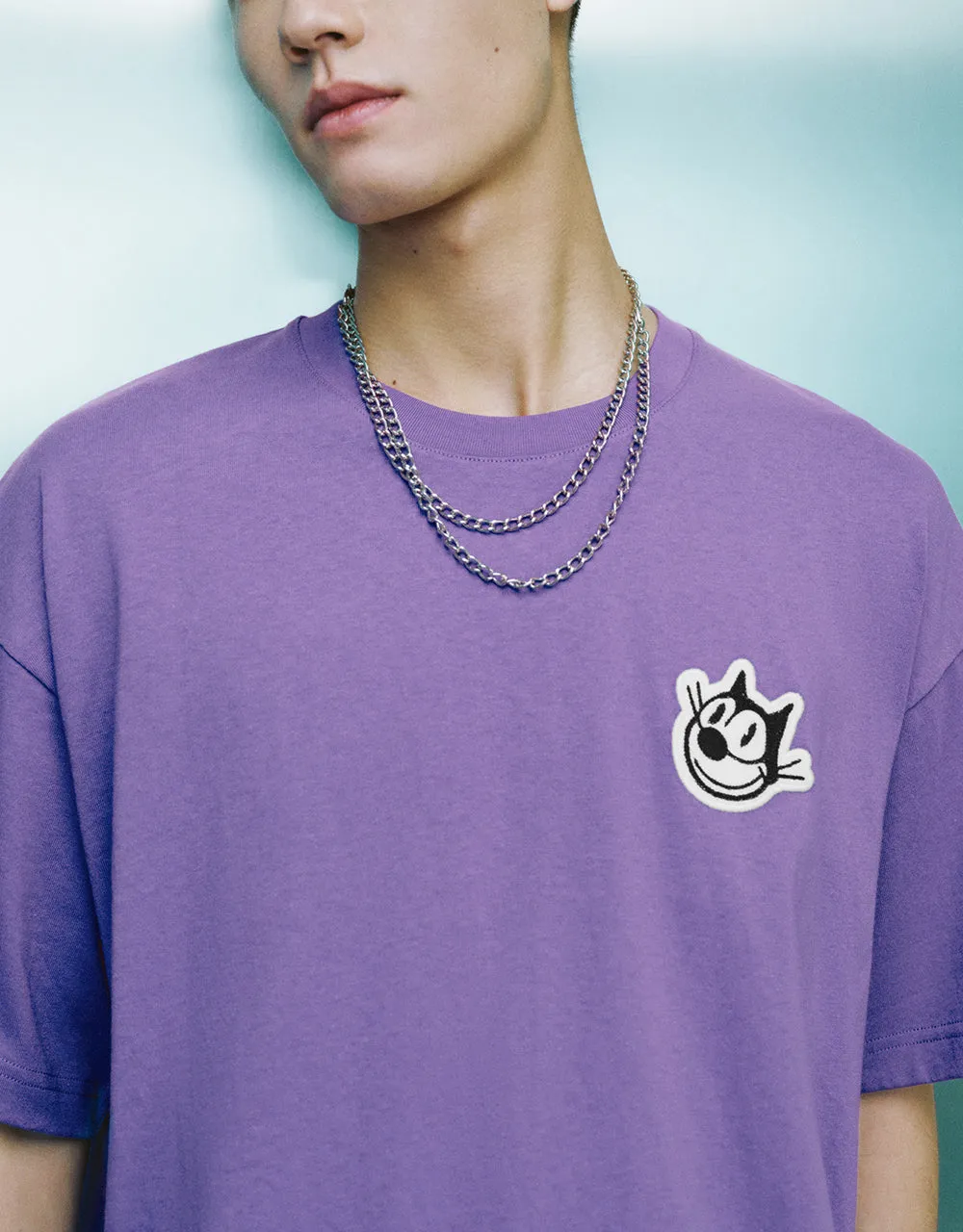 Embossed Crew Neck Loose T-Shirt sold by Urban Revivo product image thumbnail 4