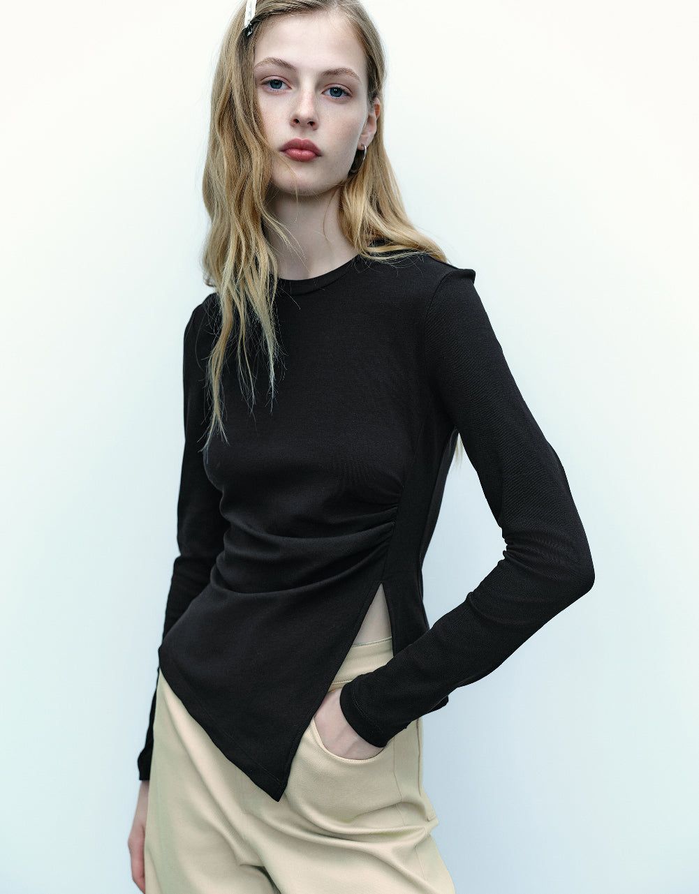 Split Hem Crew Neck Sweatshirt sold by Urban Revivo product image thumbnail 3