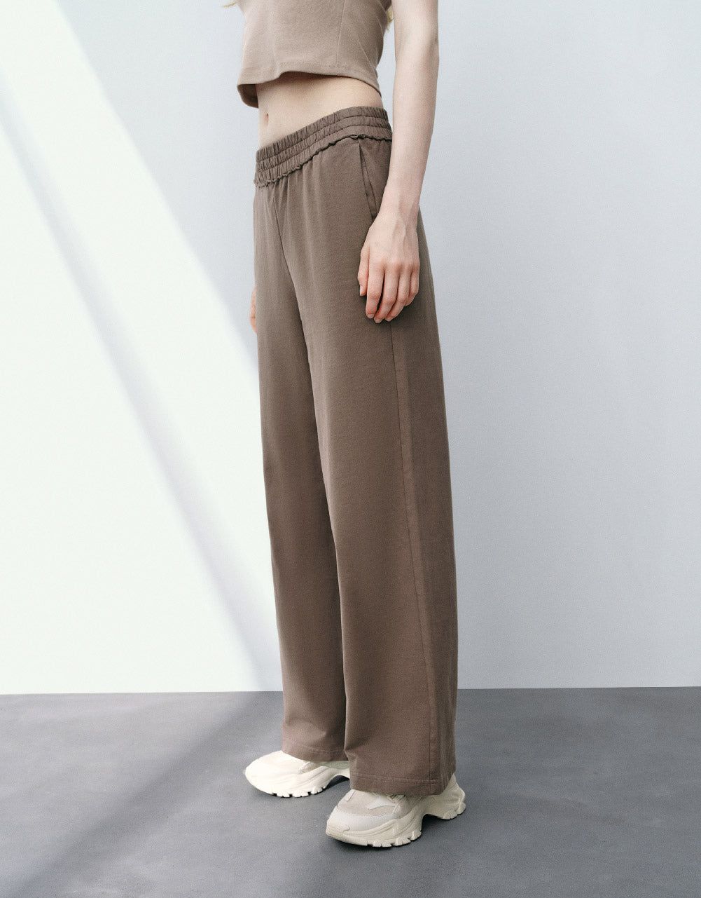 Elastic Waist Knitted Straight Pants sold by Urban Revivo product image thumbnail 4