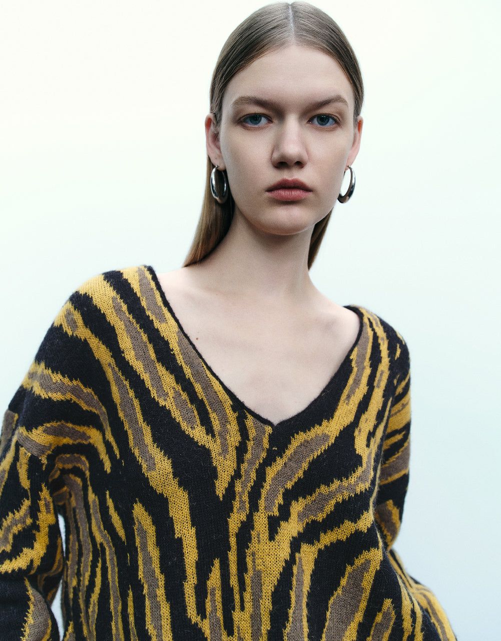 Printed V-Neck Knitted T-Shirt sold by Urban Revivo product image thumbnail 5