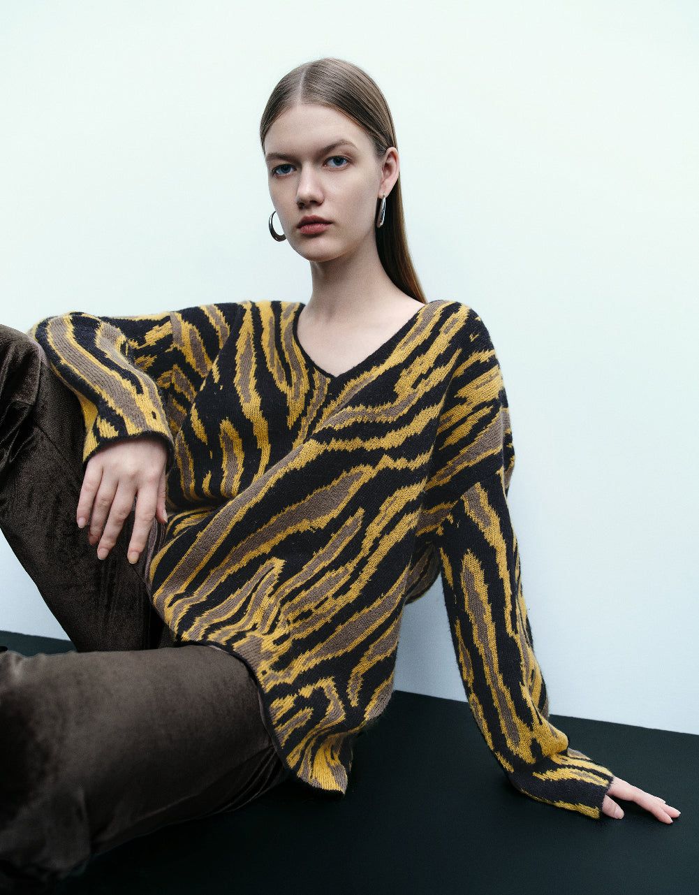 Printed V-Neck Knitted T-Shirt sold by Urban Revivo product image thumbnail 3