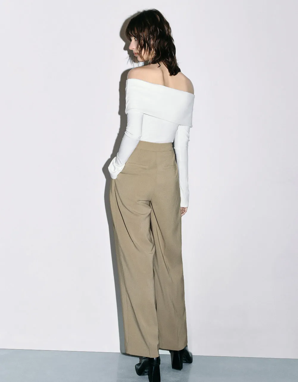 Tailored Straight Pleated Pants sold by Urban Revivo product image thumbnail 5