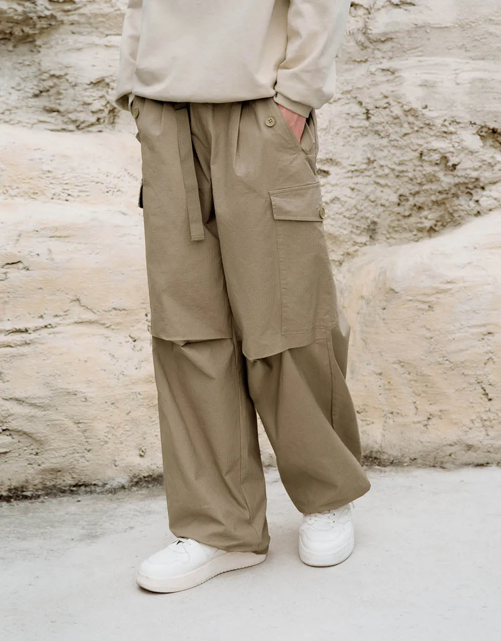 Elastic Waist Jogger Pants With Belt sold by Urban Revivo product image thumbnail 4