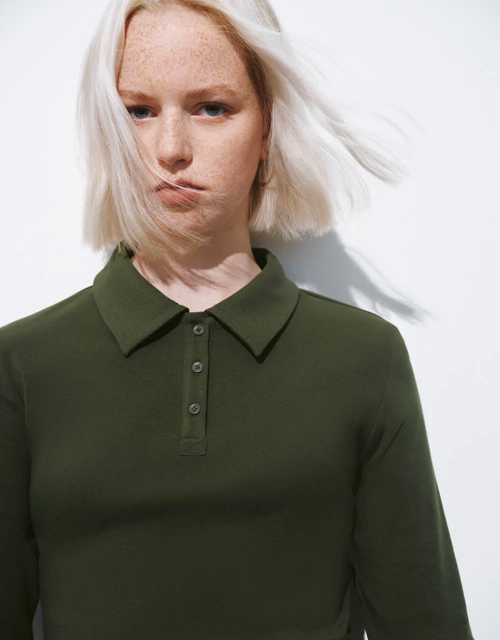 Button Half Placket Cropped Knitted T-Shirt sold by Urban Revivo product image thumbnail 4