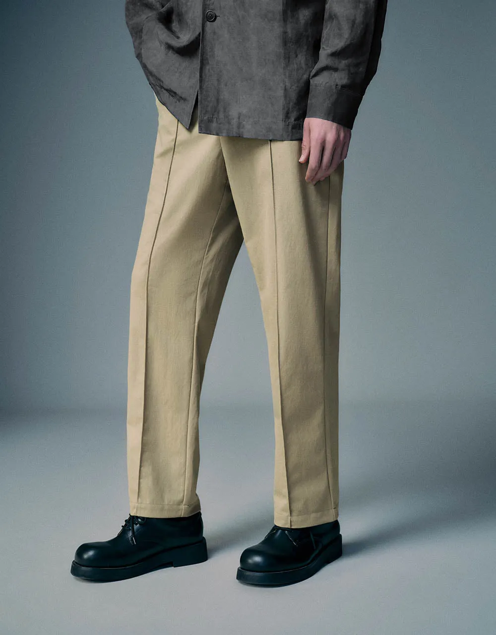 Knitted Carrot Fit Pants sold by Urban Revivo product image thumbnail 4