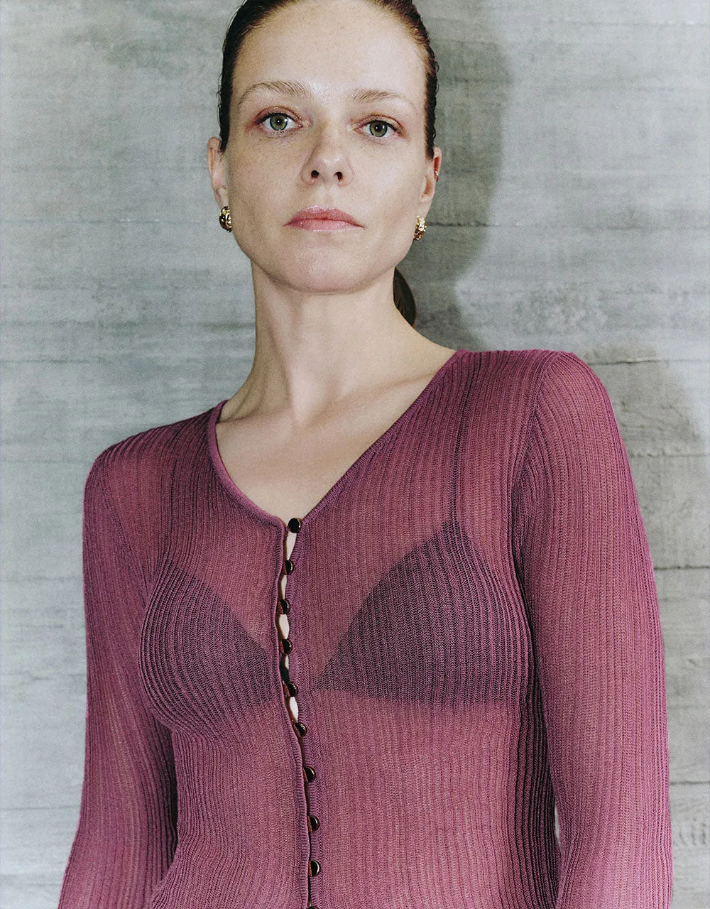 Skinny V-Neck Knitted Cardigan sold by Urban Revivo product image thumbnail 4