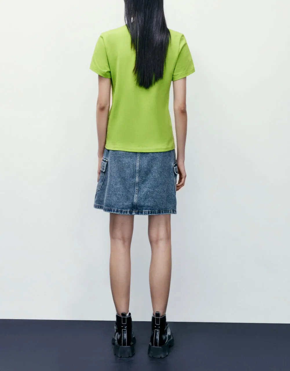 Basic Crew Neck T-Shirt sold by Urban Revivo product image thumbnail 4