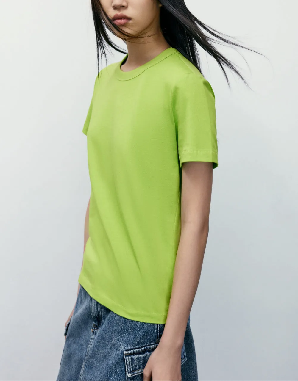 Basic Crew Neck T-Shirt sold by Urban Revivo product image thumbnail 3