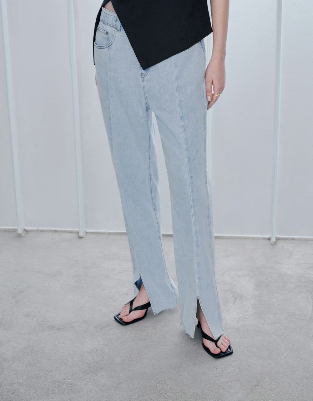 Split Hem Straight Jeans sold by Urban Revivo product image thumbnail 5