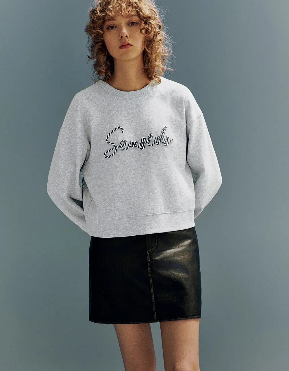 Letter Embroidered Crew Neck Loose Sweatshirt sold by Urban Revivo product image thumbnail 3