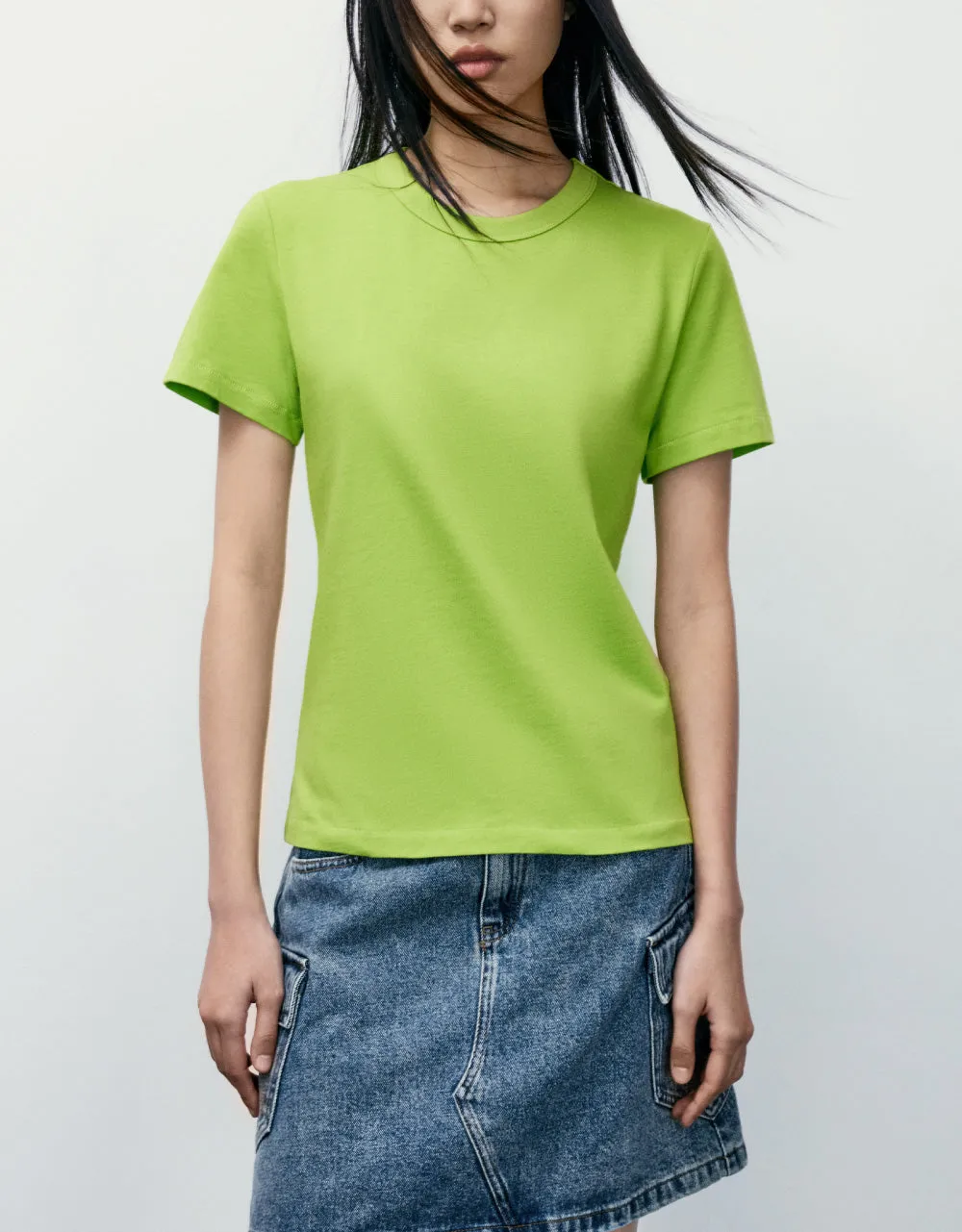 Basic Crew Neck T-Shirt sold by Urban Revivo product image thumbnail 2