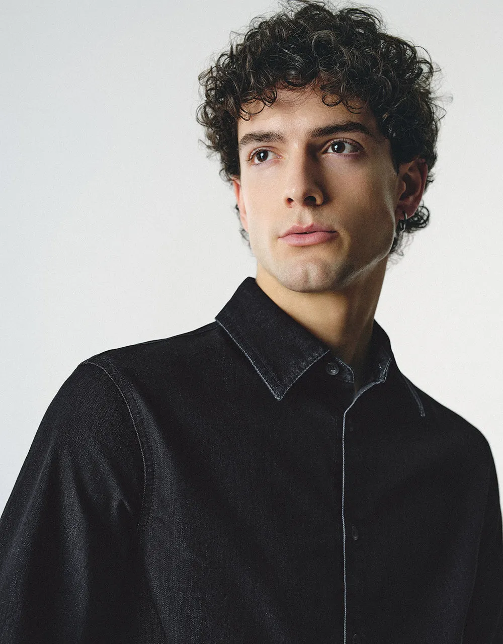 Button Up Loose Denim Shirt sold by Urban Revivo product image thumbnail 4