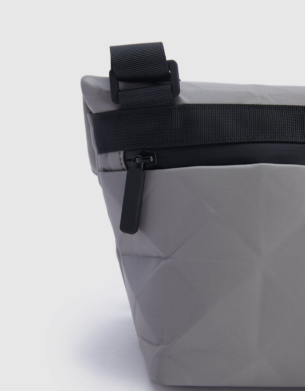 Flip Front Vegan Leather Crossbody Bag sold by Urban Revivo product image thumbnail 5