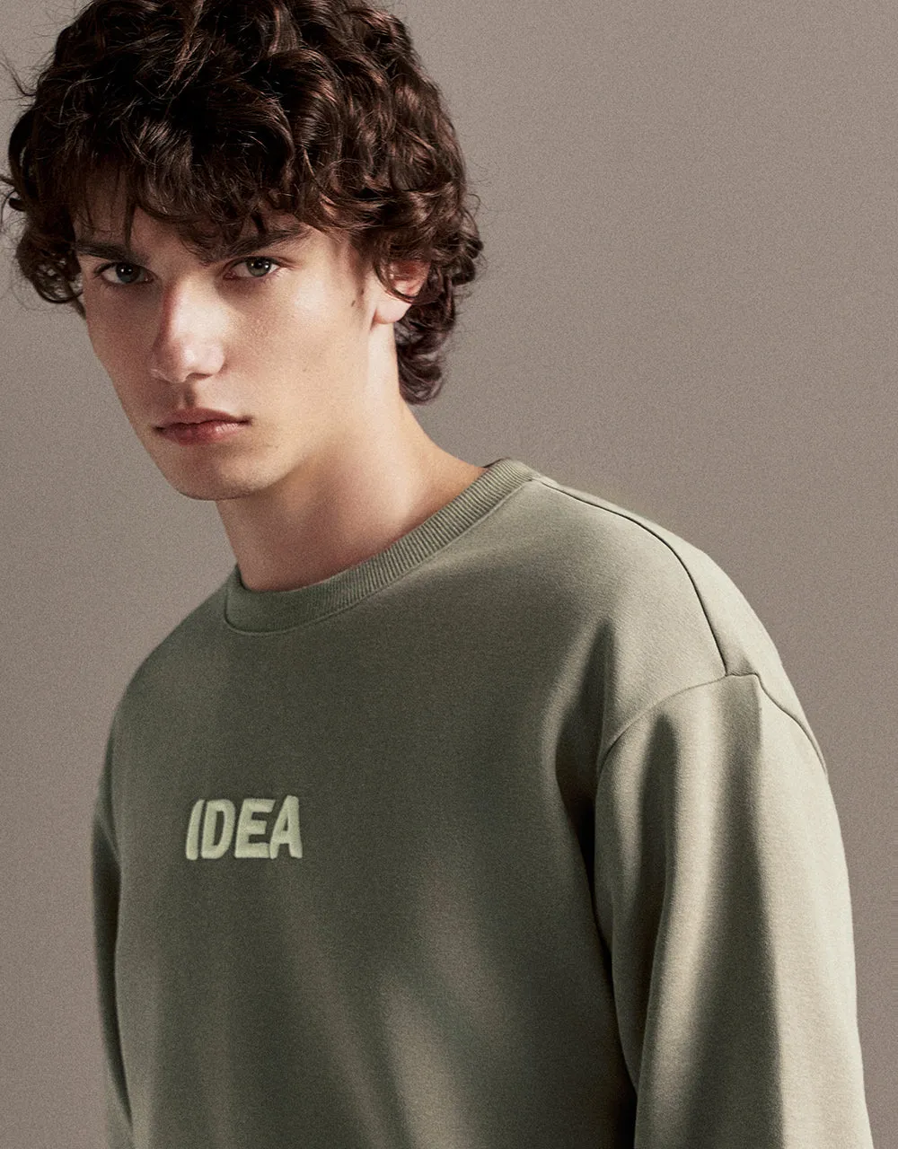 Letter Embossed Loose Sweatshirt sold by Urban Revivo product image thumbnail 5