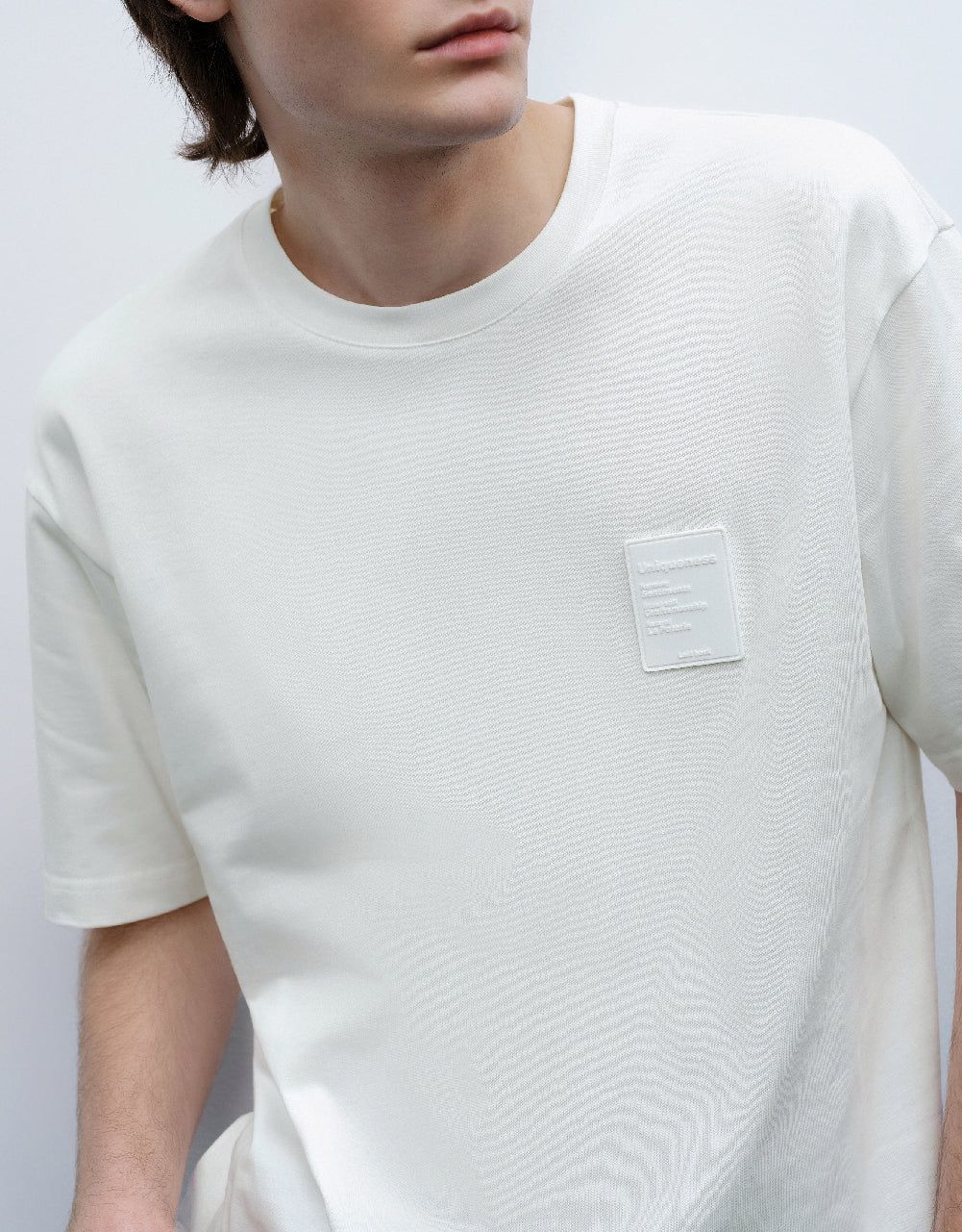 Straight Crew Neck T-Shirt sold by Urban Revivo product image thumbnail 5